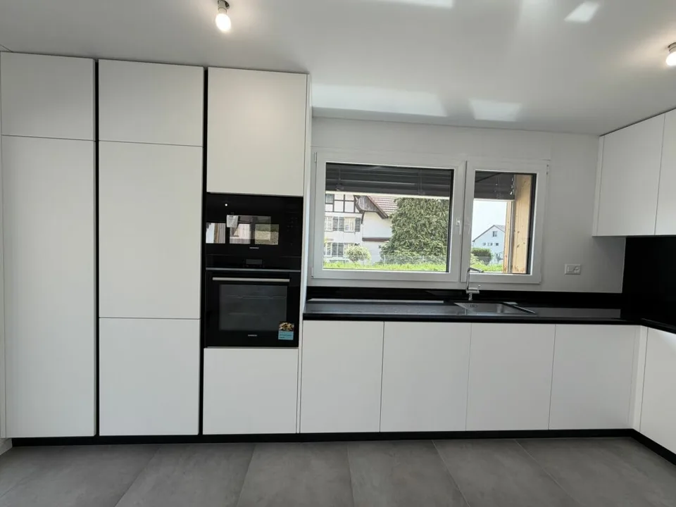 Primo affitto offerto! Appartamento 2,5 locali al 1° piano a Siselen