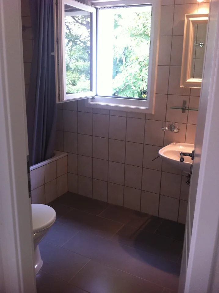 Appartamento-Loft 100m2 - posizione tranquilla, 3 minuti dall'autostrada.