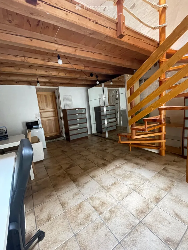 Zu vermieten, schönes möbliertes Zimmer ("Loft"), 45m2, in Grandvaux