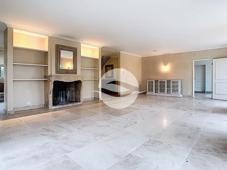 Magnifique villa individuelle avec 4 chambres et piscine