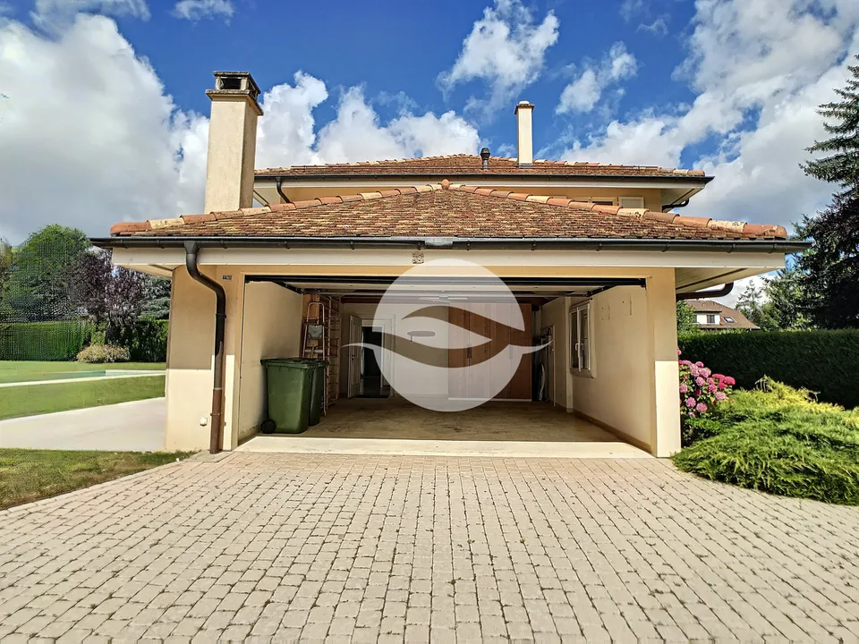 Magnifique villa individuelle avec 4 chambres et piscine