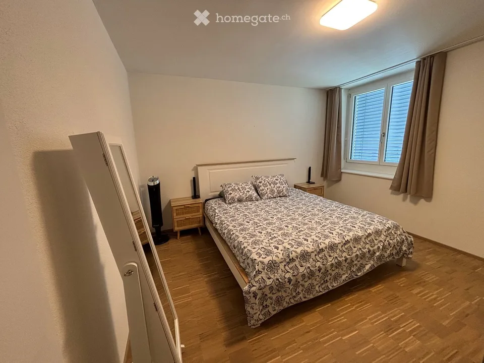 Appartamento moderno e luminoso di 3,5 locali con balcone a Dübendorf