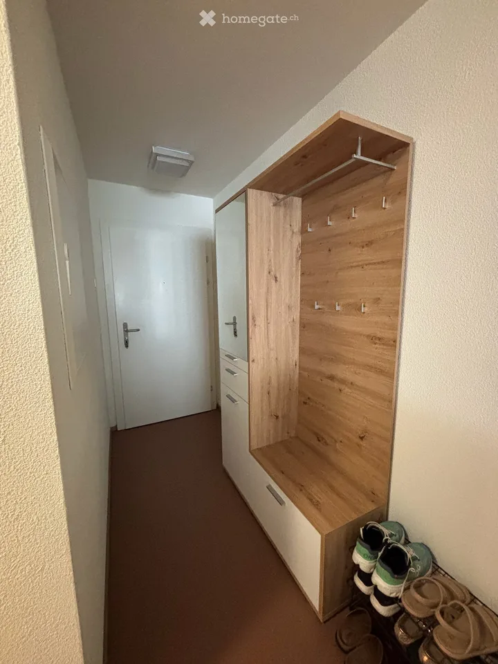Appartamento moderno e luminoso di 3,5 locali con balcone a Dübendorf