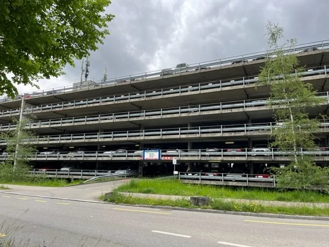 Gedeckter Parkplatz in Oerlikon gesucht?