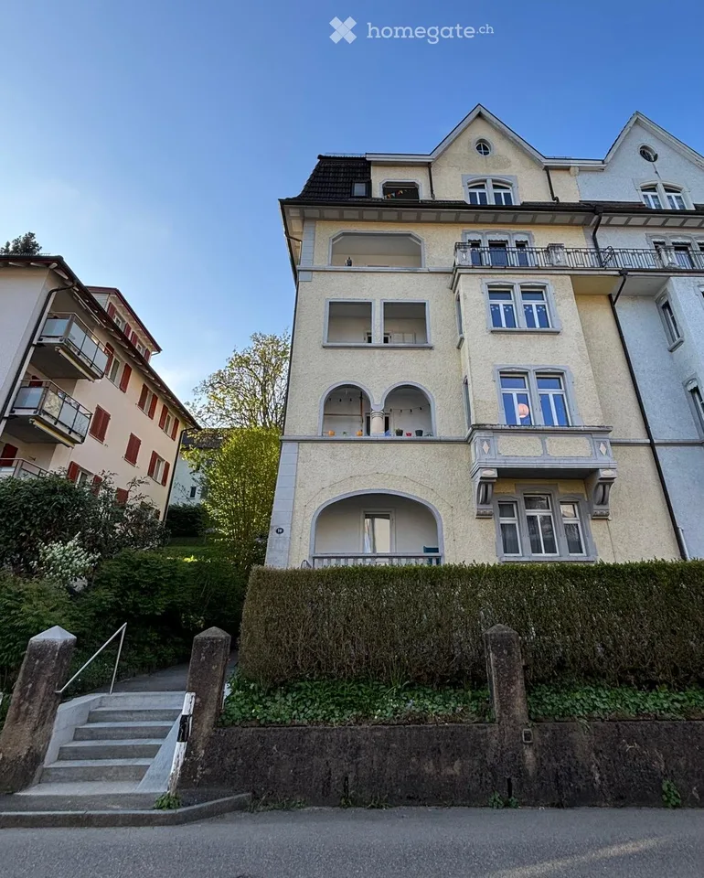 5-Zimmer-Wohnung mit Balkon & Loggia an ruhiger Lage in St. Gallen