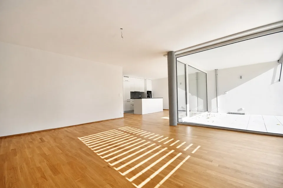 Appartement de 3.5 pièces de 100 mètres carré au rez-de-chaussée