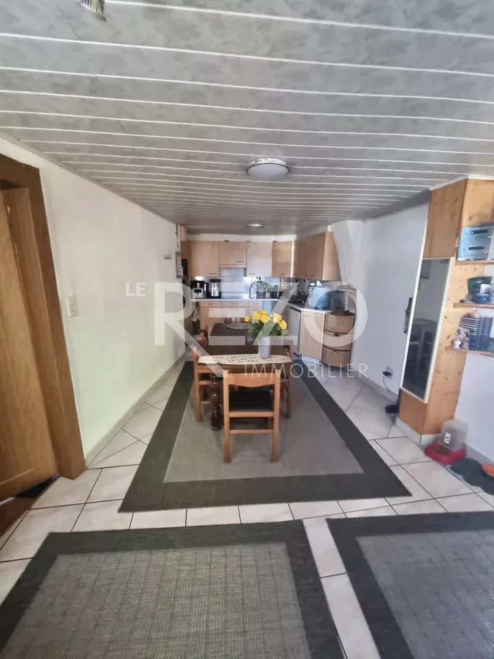 Casa a schiera con terrazza e seminterrato totale. Savièse, VS