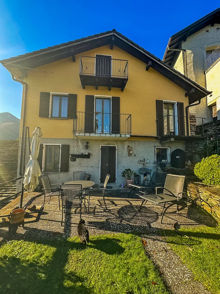 Centovalli - Typisches Tessiner Haus - Sonne das ganze Jahr und Traumgarten