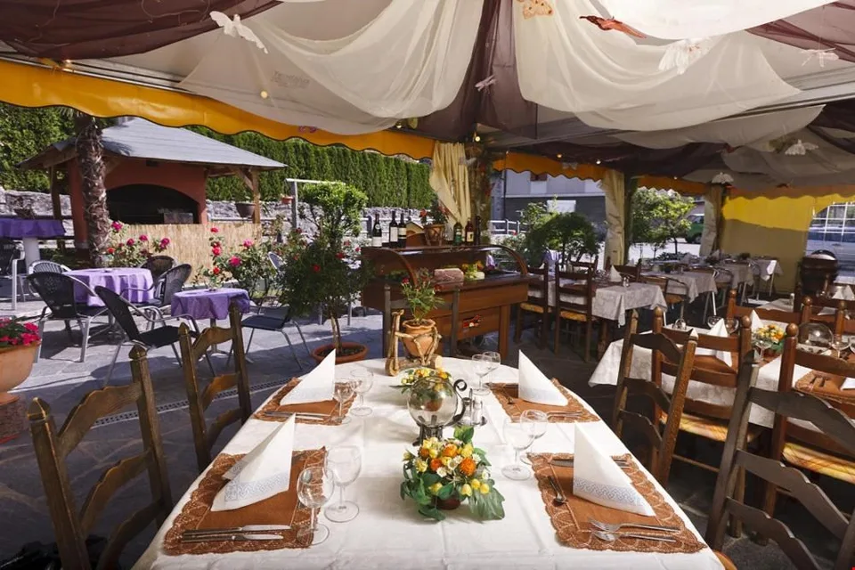 Piccola Pensione con Ristorante