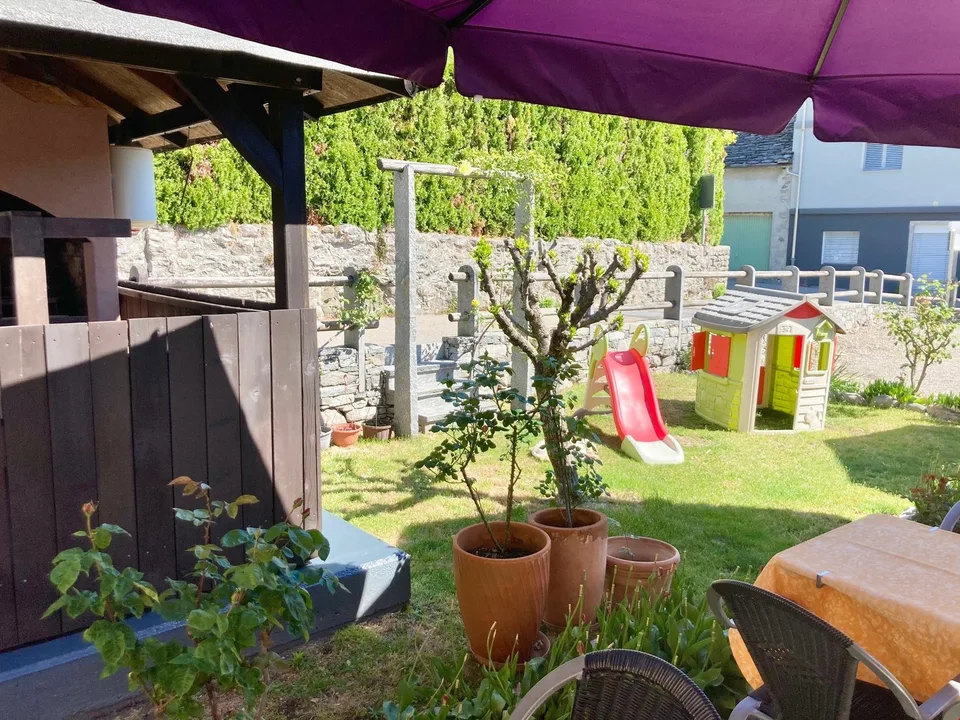 Petite pension avec restaurant