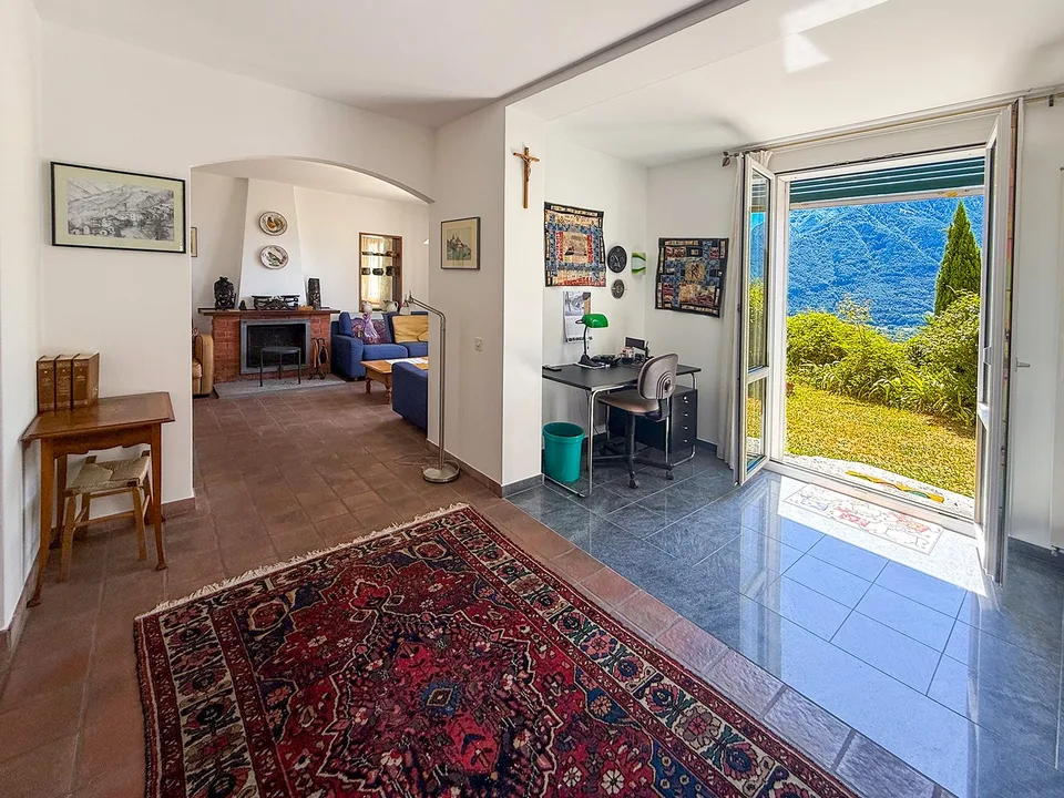 Traumhafte Villa in der Natur mit atemberaubendem Panoramablick – Foto 12 von 30