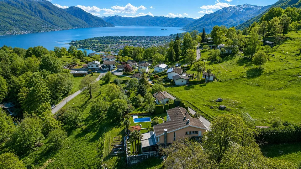 Rent to Buy - Casa unifamiliare con giardino e piscina