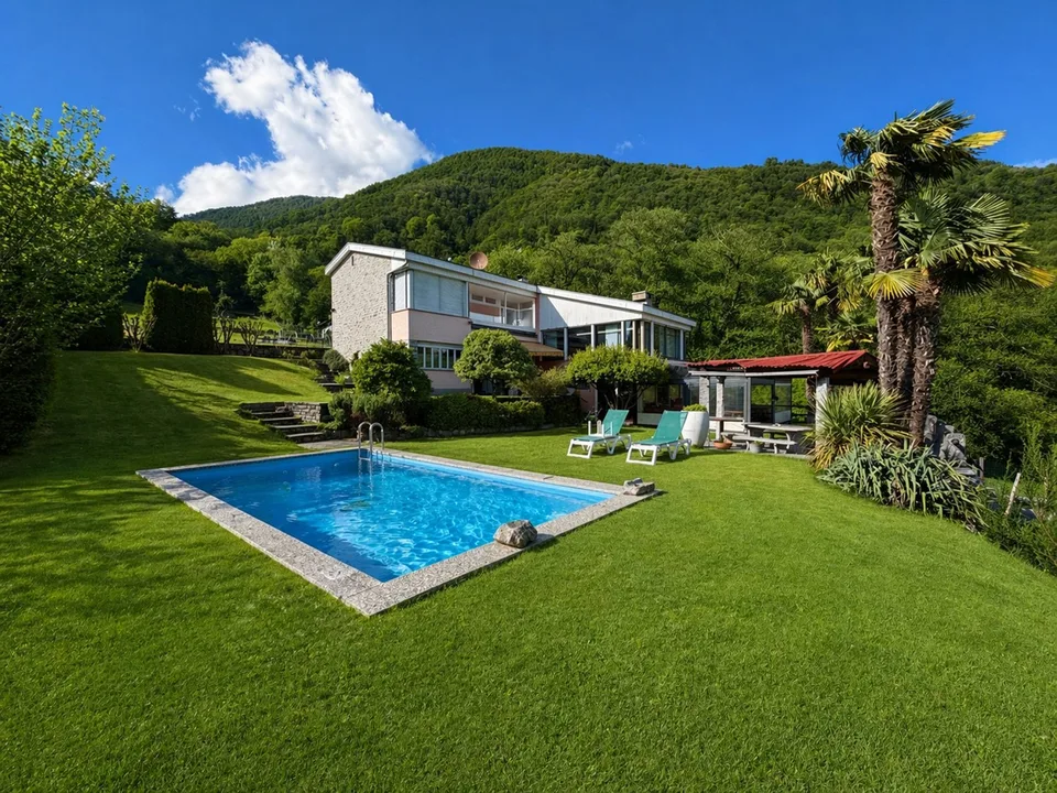 Rent to Buy - Casa unifamiliare con giardino e piscina