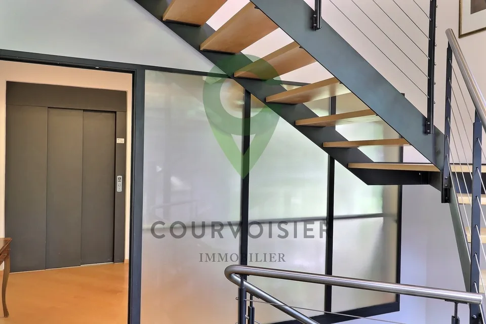 APPARTEMENT A RENOVER DANS PETITE PPE, VUE IMPRENABLE LAC ET ALPES