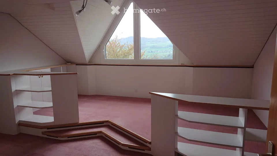 Casa unifamiliare di 6½ locali in stile casa di campagna con vista panoramica, terrazza e garage doppio a Seengen