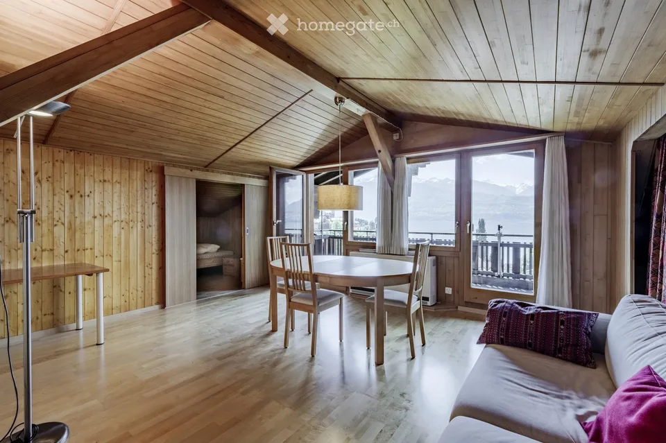 Gemütliche Dachwohnung, Sicht auf Thunersee und Berner Alpen