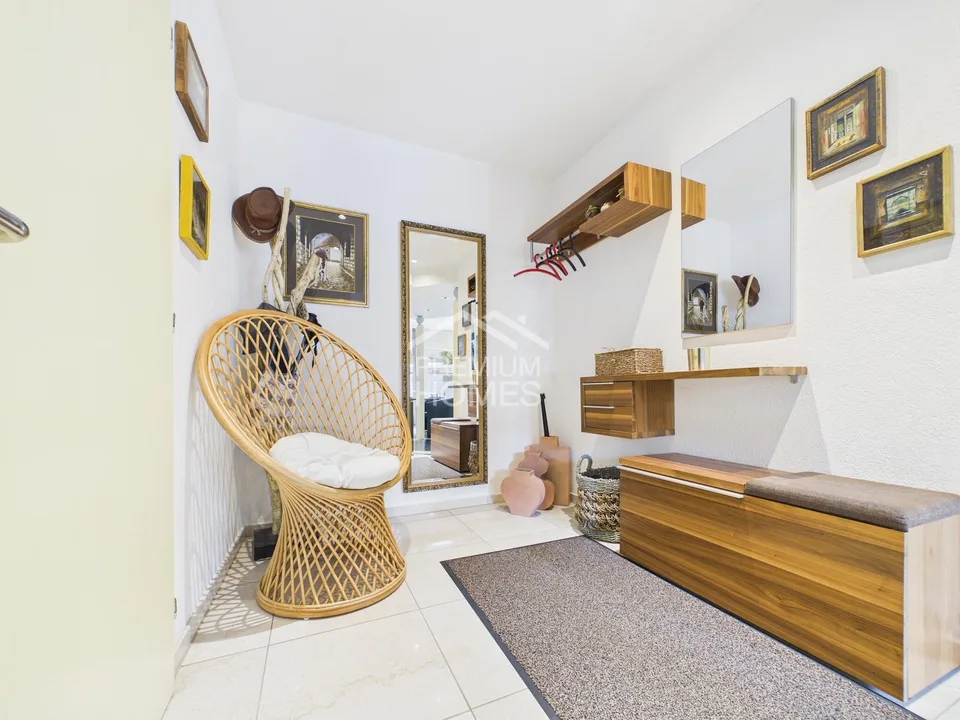 Stylish duplex residence with private garden