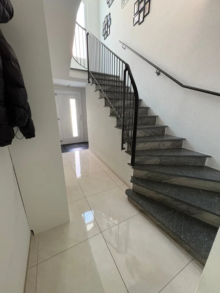 Exklusives Einfamilienhaus in bevorzugter Lage in Bellinzona – Foto 10 von 21