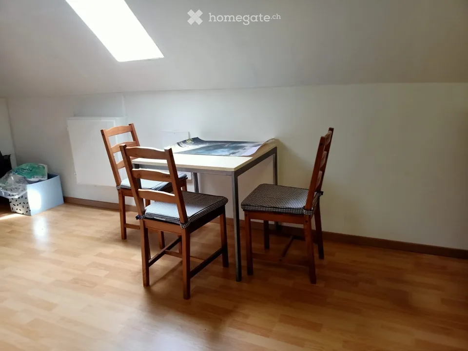 Chambre à louer pour une femme, charges comprises