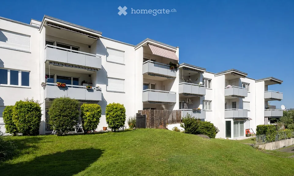 Gepflegte 3-Zimmer-Wohnung mit zwei Balkonen, Garage und attraktiver Festhypothek