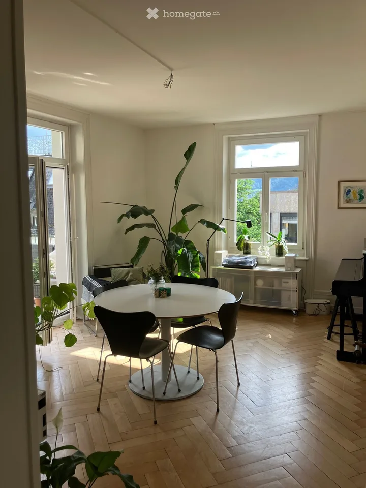Möblierte 3-Zimmer-Altbauwohnung mit grosser Terrasse in Zürich – ab Oktober