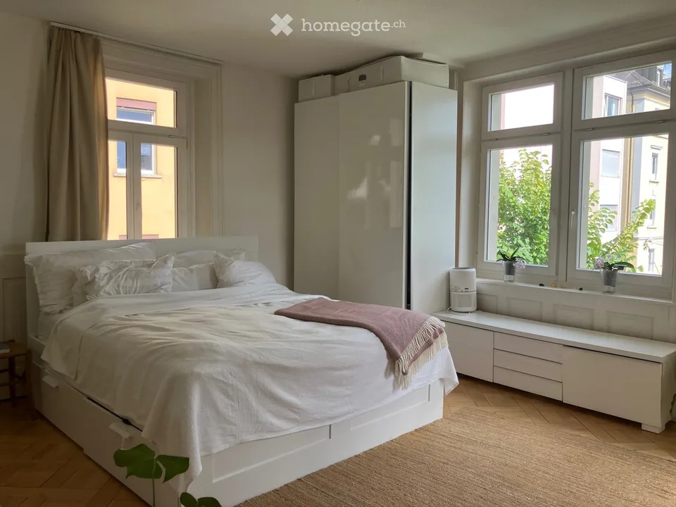 Möblierte 3-Zimmer-Altbauwohnung mit grosser Terrasse in Zürich – ab Oktober