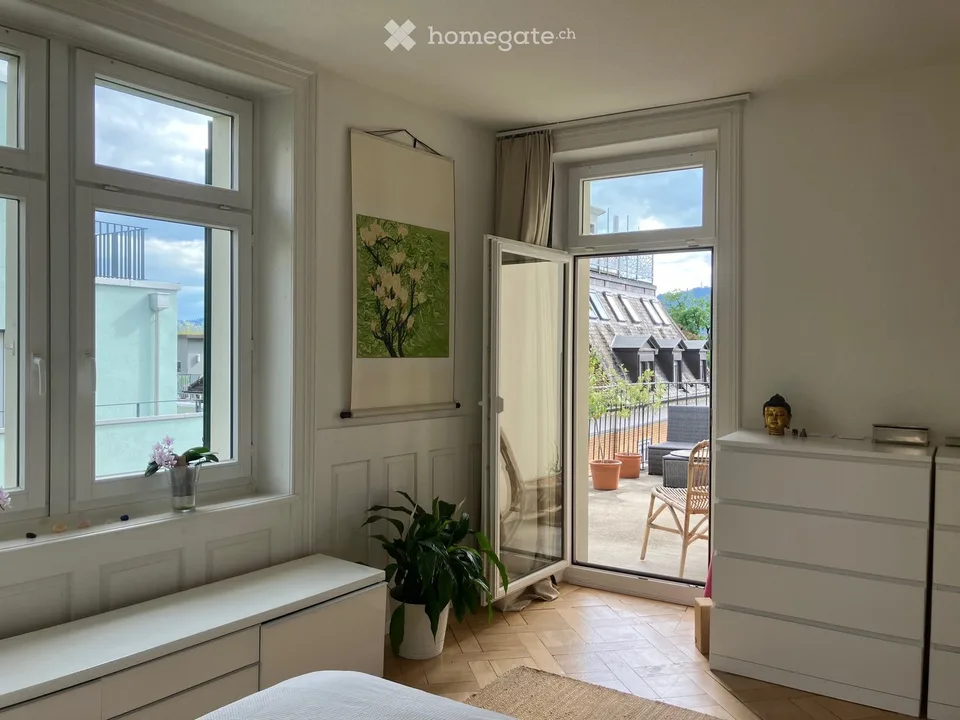 Möblierte 3-Zimmer-Altbauwohnung mit grosser Terrasse in Zürich – ab Oktober