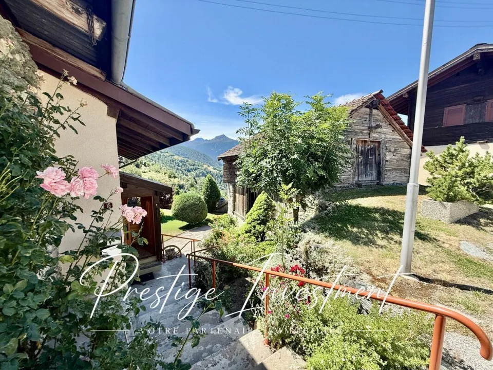 Affascinante chalet di 4,5 locali con annessi - Nax