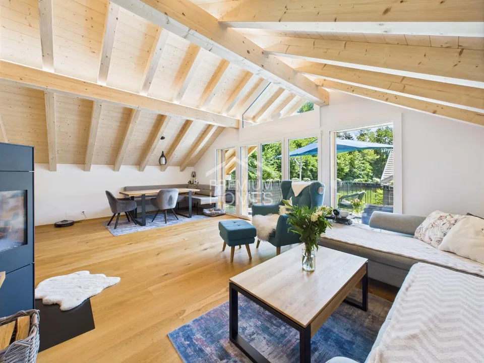 Un domicile avec vue sur Niesen - spacieuse maisonnette 5.5 pièces !