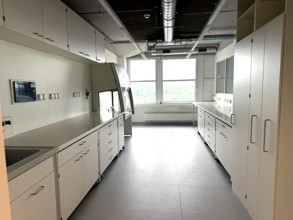 Spazio ufficio attraente con laboratorio bio associato in CO.LAB Muttenz