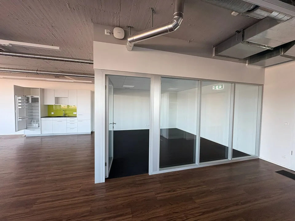 Spazio ufficio attraente con laboratorio bio associato in CO.LAB Muttenz