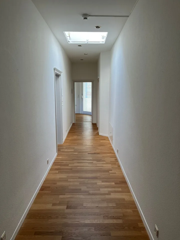 Einmalige Gewerbefläche im Attikageschoss in Allschwil zu vermieten