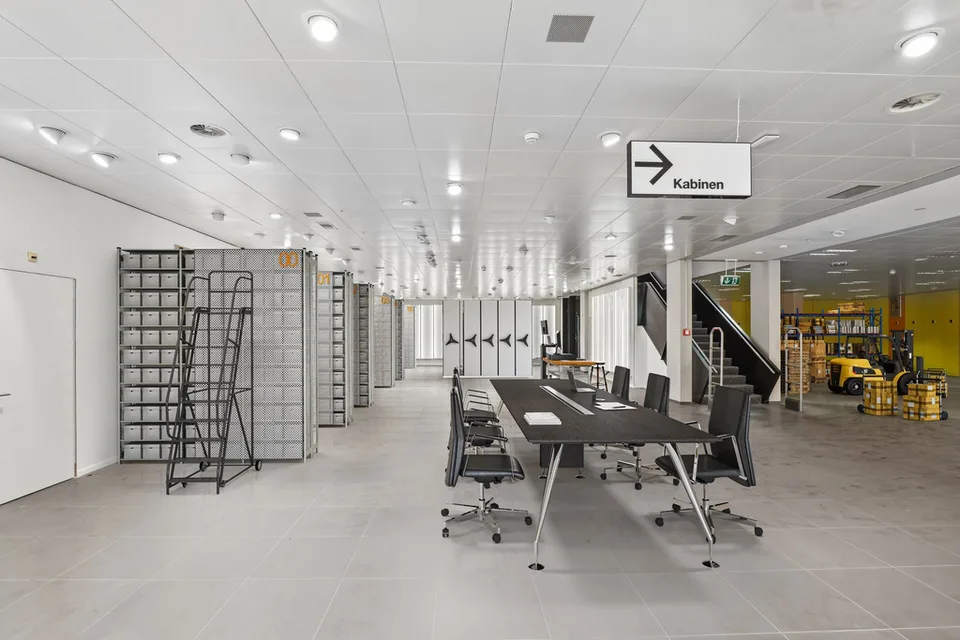 Il tuo nuovo spazio di vendita e magazzino di 485 m2 nel cuore di Langnau i.E – foto 6 di 7