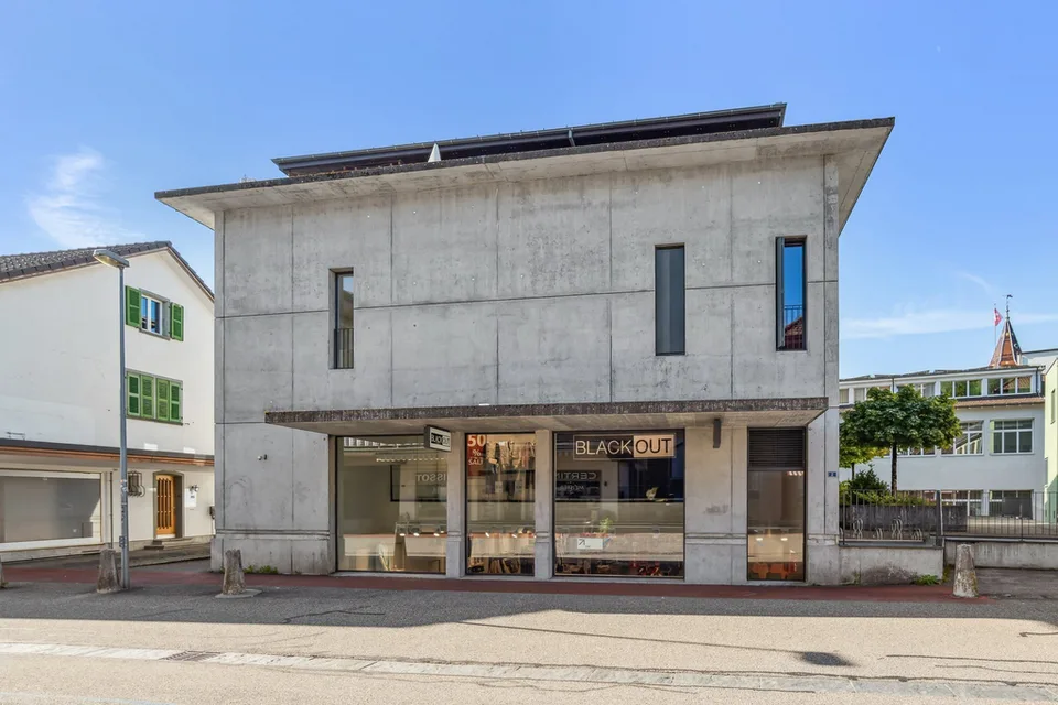 Votre nouveau local commercial et d'entrepôt de 485 m2 au cœur de Langnau i.E