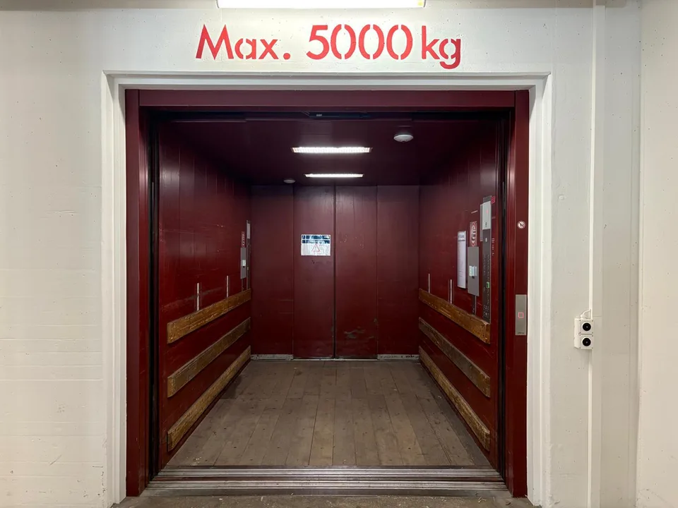 3000 m2 modern logistics and office space