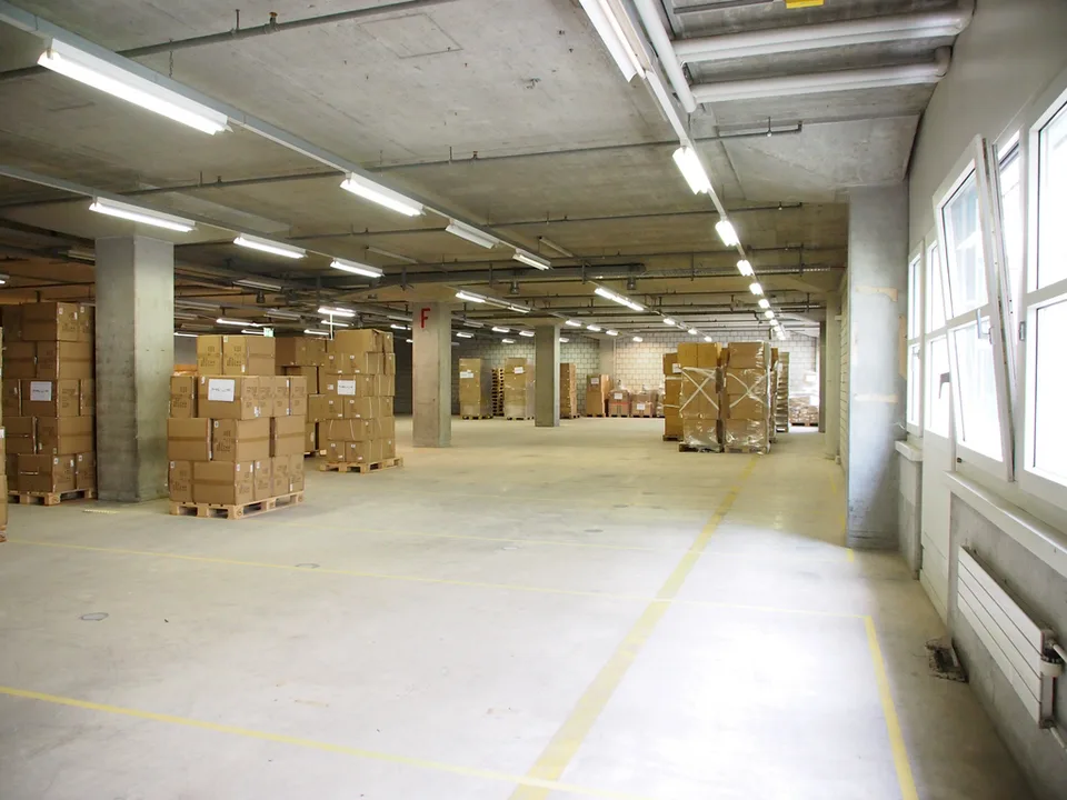 1750 m2 Erdgeschoss Lager- und Logistikfläche im Powerhouse Muttenz