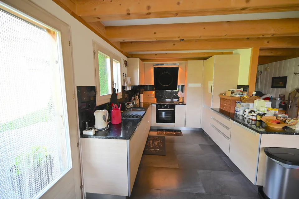 L'ETIVAZ - SUPERBE CHALET DE TROIS APPARTEMENTS