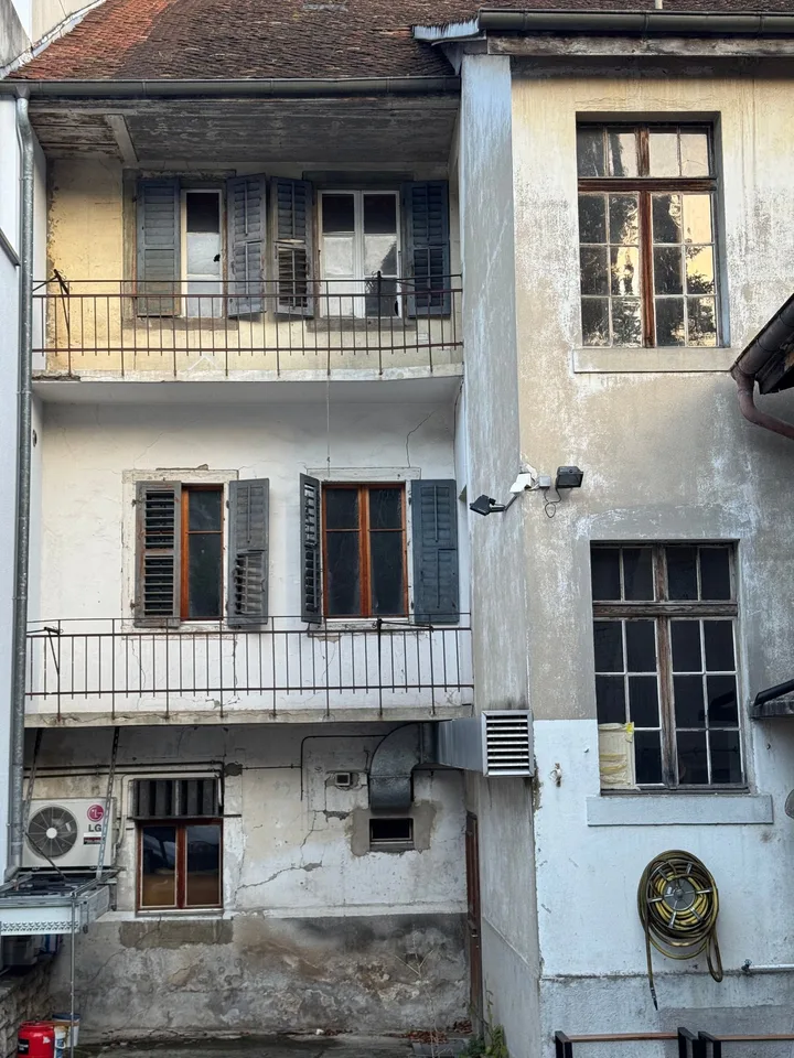 Edificio da ristrutturare - progetto di ristrutturazione e permesso in vigore - alto potenziale