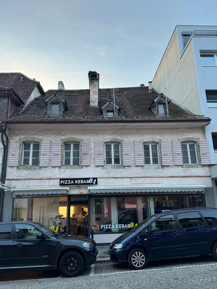 Immeuble à rénover - projet de rénovation et permis en force - fort rendement potentiel