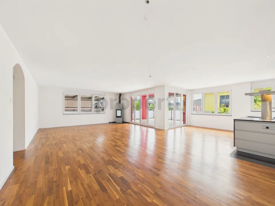 Grosszügige 5.5-Zimmer-Wohnung mit Balkon, Wilen b. Wil