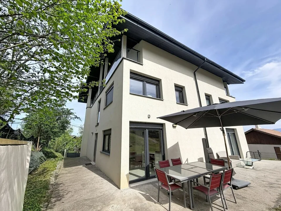 Zweifamilienhaus mit 5,5 Zimmern und 126 m2 in Lugrin
