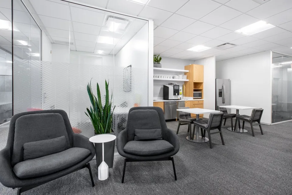 Büro-Design für 20 Personen bei Spaces Cocoon Bussigny