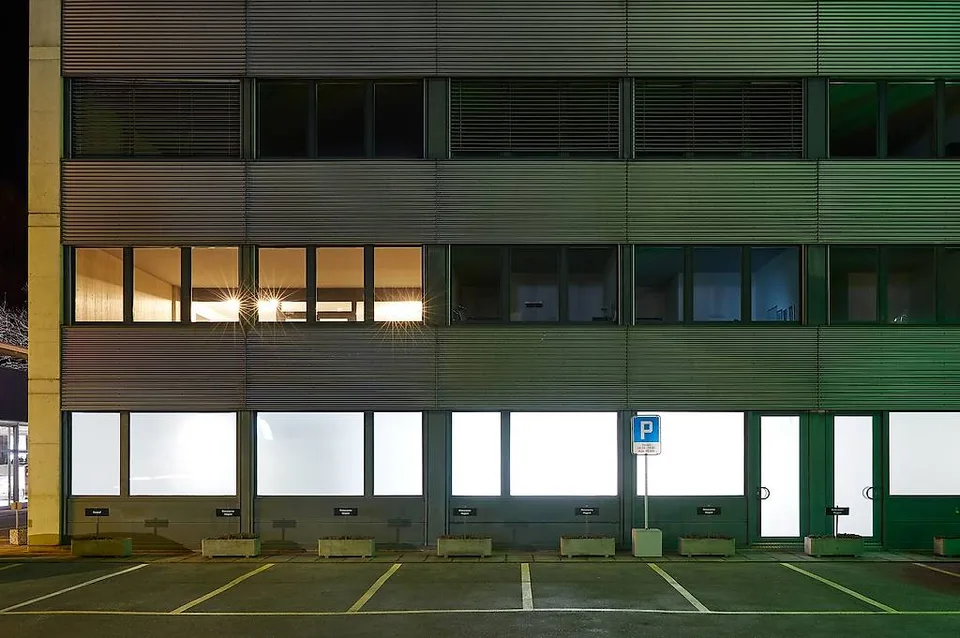 Büro/Kaufraum, Straßenfront - 137 m²