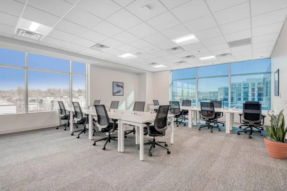 Espaces de bureau pour 50 dans Spaces Suurstoffi