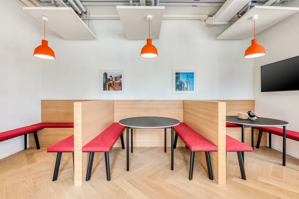 Bureau privé pour 25 à Regus Airport