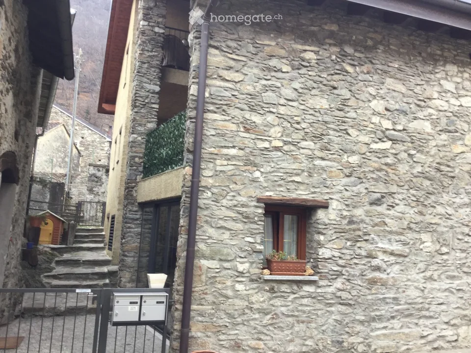 Vendesi a Mezzovico-Vira bella casa ristrutturata