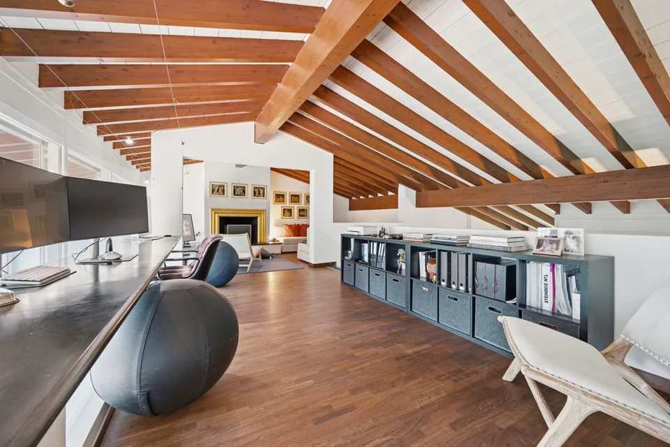 Résidence élégante de trois étages avec jardin privé à proximité de la Villa Principe Leopoldo – photo 10 sur 21