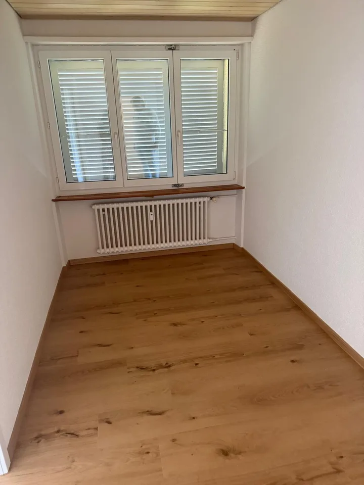 Bright 4.5-room apartment with balcony in Lyss – photo 7 of 8