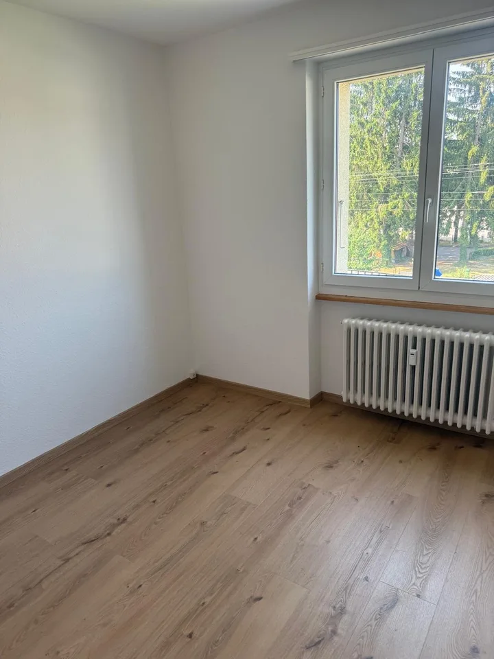 Bright 4.5-room apartment with balcony in Lyss – photo 6 of 8