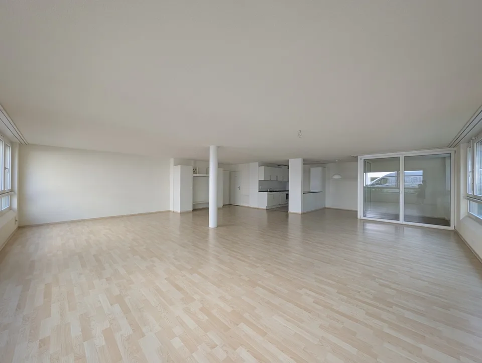 Riesiges Studio im Sabag-Areal